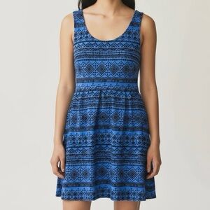 FOREVER 21 · BLUE + BLACK AZTEC PRINT SLEEVELESS DRESS - SMALL